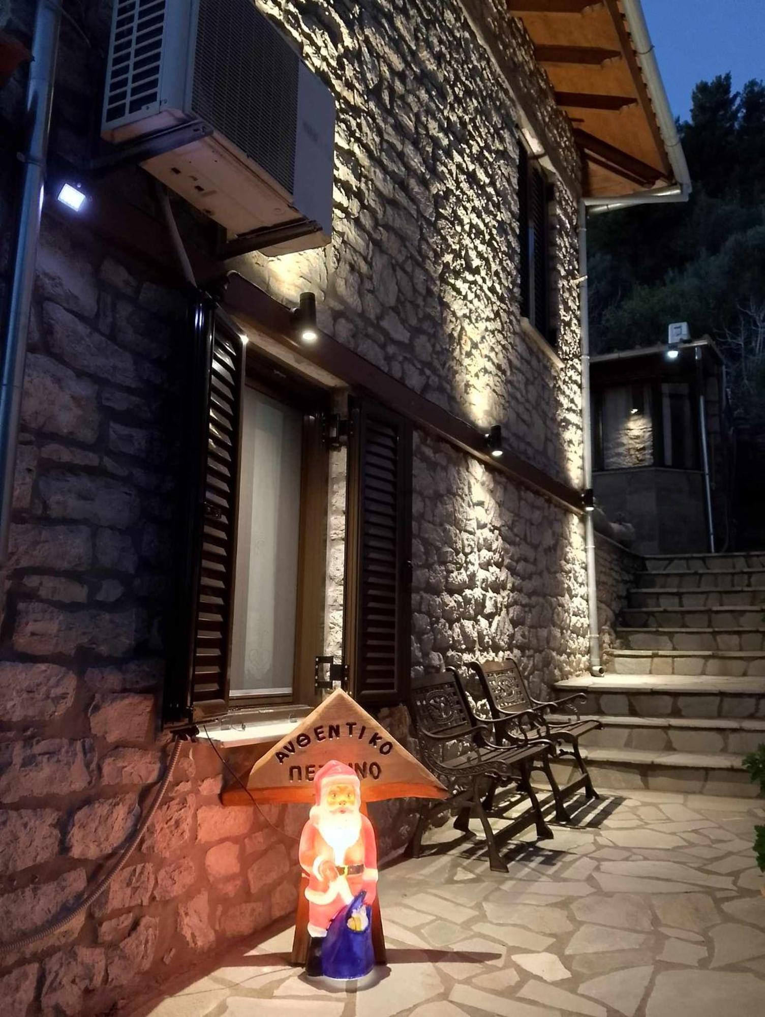 Apartamento Αυθεντικό Πετρινο Στην Ναύπακτο Nafpaktos Exterior foto